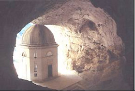 Fig.  3: grotta del Santuario