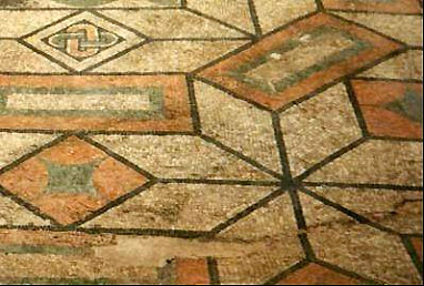 Fig. 2: mosaici rinvenuti a palazzo Ottoni